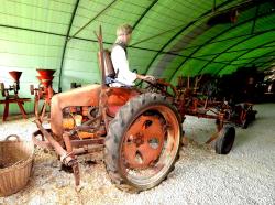 19 allis chalmers type g tool carrier